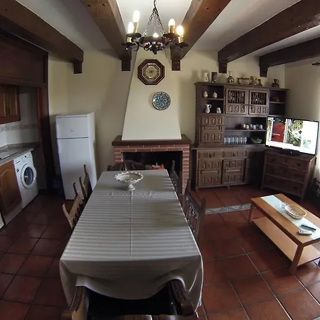 Pilar Casa Rural بيت ضيافة